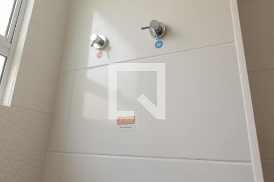 Banheiro Social de apartamento à venda com 2 quartos, 90m² em Novo Mundo, Curitiba