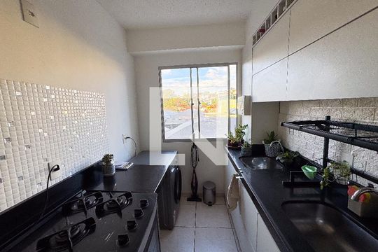 Cozinha de apartamento à venda com 2 quartos, 47m² em Santa Helena (barreiro), Belo Horizonte