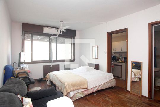 Kitnet/Studio à venda com 1 quarto, 30m² em Centro Histórico, Porto Alegre