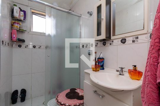 Banheiro de apartamento à venda com 2 quartos, 59m² em Parque Boturussu, São Paulo