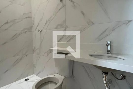 Banheiro de casa à venda com 3 quartos, 300m² em Vila Pauliceia, São Paulo