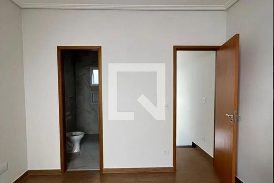 Quarto de casa à venda com 3 quartos, 300m² em Vila Pauliceia, São Paulo