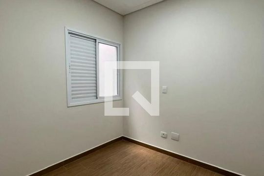Quarto de casa à venda com 3 quartos, 300m² em Vila Pauliceia, São Paulo