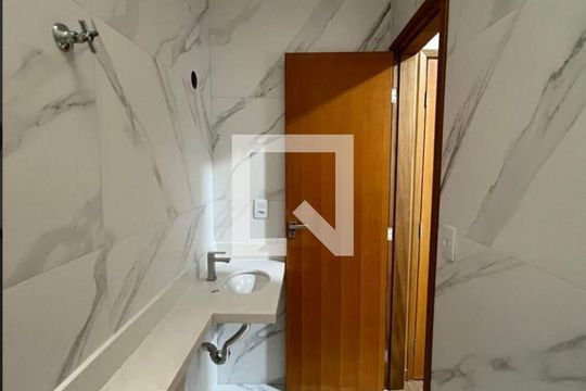Banheiro de casa à venda com 3 quartos, 300m² em Vila Pauliceia, São Paulo