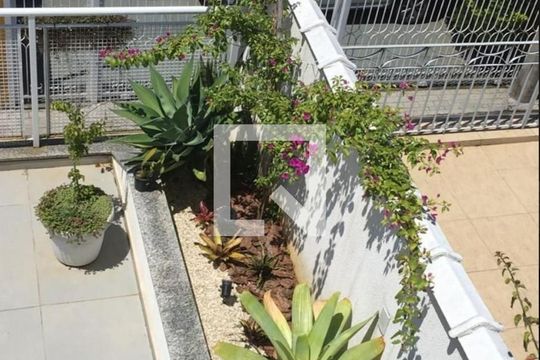 Casa à venda com 4 quartos, 220m² em Vila Aurora, São Paulo