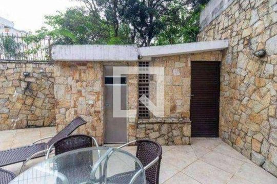 Quintal de casa à venda com 4 quartos, 300m² em Alto da Lapa, São Paulo