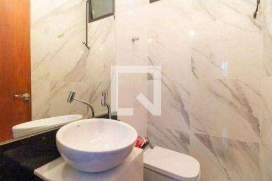 Banheiro de casa à venda com 4 quartos, 300m² em Alto da Lapa, São Paulo