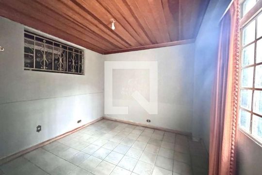 Quarto de casa à venda com 3 quartos, 300m² em Bixiga, São Paulo