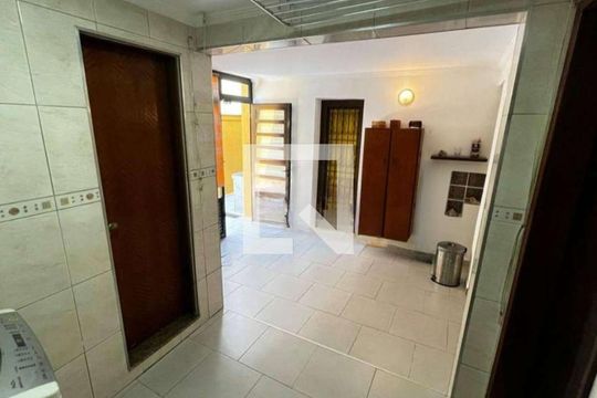 Casa à venda com 2 quartos, 300m² em Parque Sao Domingos, São Paulo