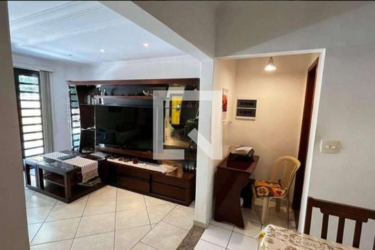 Casa à venda com 2 quartos, 300m² em Parque Sao Domingos, São Paulo