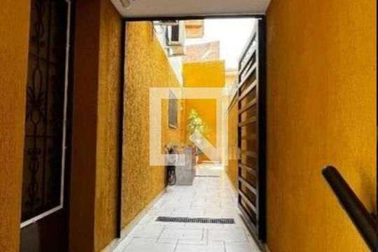Casa à venda com 2 quartos, 300m² em Parque Sao Domingos, São Paulo
