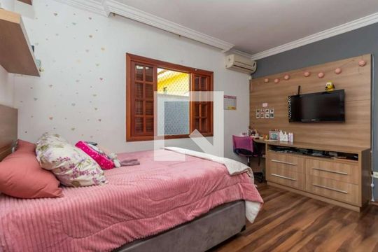 Quarto de casa à venda com 3 quartos, 200m² em Parque Sao Domingos, São Paulo