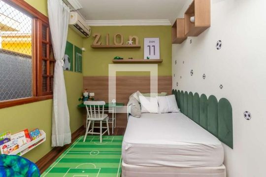 Quarto de casa à venda com 3 quartos, 200m² em Parque Sao Domingos, São Paulo