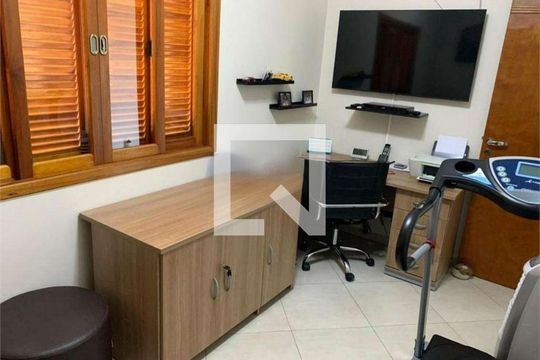 Quarto de casa à venda com 4 quartos, 240m² em Parque Sao Domingos, São Paulo