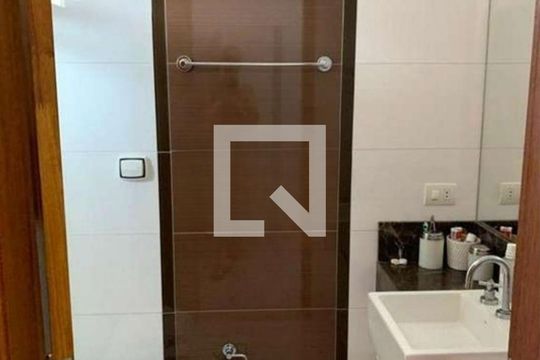 Banheiro de casa à venda com 4 quartos, 240m² em Parque Sao Domingos, São Paulo