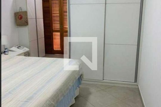Quarto de casa à venda com 4 quartos, 240m² em Parque Sao Domingos, São Paulo