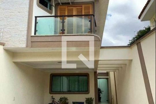 Casa à venda com 4 quartos, 240m² em Parque Sao Domingos, São Paulo