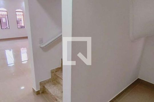 Casa à venda com 3 quartos, 300m² em Parque Sao Domingos, São Paulo