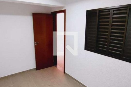 Casa à venda com 3 quartos, 300m² em Parque Sao Domingos, São Paulo