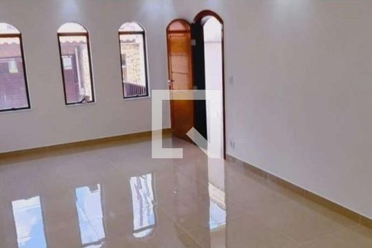 Casa à venda com 3 quartos, 300m² em Parque Sao Domingos, São Paulo