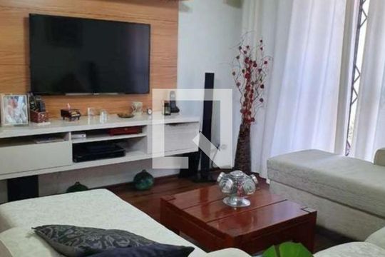 Casa à venda com 3 quartos, 280m² em Parque Sao Domingos, São Paulo