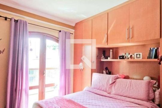 Quarto de casa à venda com 4 quartos, 350m² em Parque Sao Domingos, São Paulo
