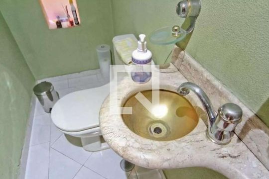 Banheiro de casa à venda com 4 quartos, 350m² em Parque Sao Domingos, São Paulo