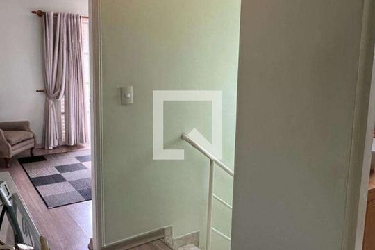 Escada de casa à venda com 3 quartos, 360m² em São Domingos, São Paulo