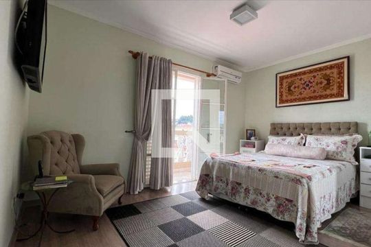 Quarto de casa à venda com 3 quartos, 360m² em São Domingos, São Paulo