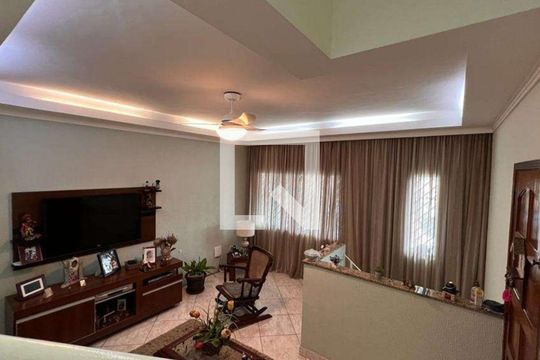 Sala de casa à venda com 3 quartos, 360m² em São Domingos, São Paulo