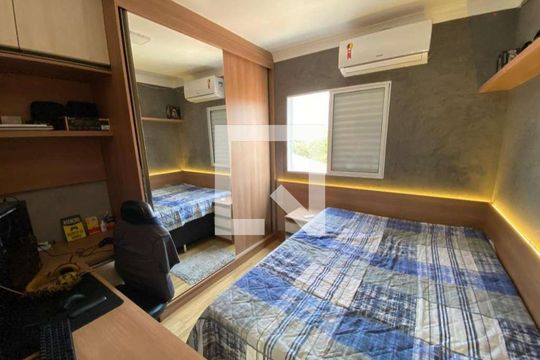 Quarto de casa à venda com 3 quartos, 300m² em Parque Sao Domingos, São Paulo