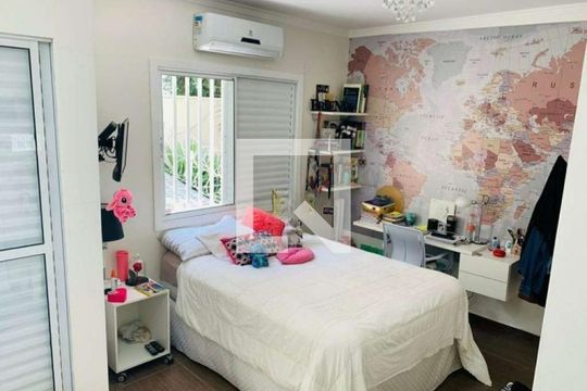 Quarto de casa à venda com 3 quartos, 300m² em Parque Sao Domingos, São Paulo