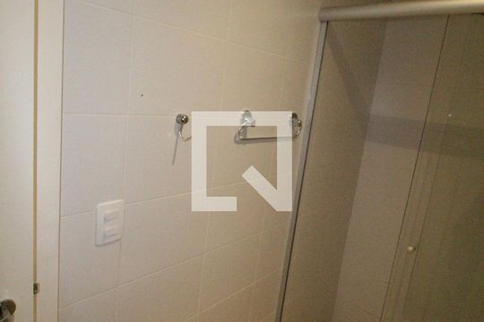 Banheiro de kitnet/studio para alugar com 1 quarto, 33m² em Jardim Oswaldo Cruz, São José dos Campos