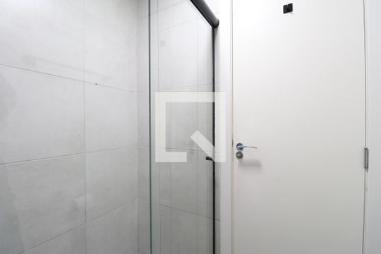 Banheiro de apartamento à venda com 2 quartos, 38m² em Barra Funda, São Paulo