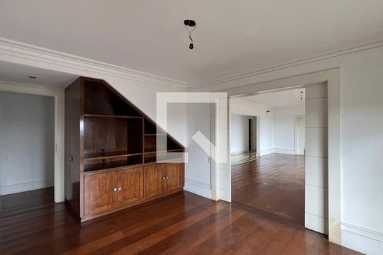 Sala de TV de apartamento à venda com 4 quartos, 525m² em Alto de Pinheiros, São Paulo