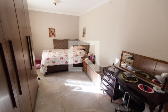 Quarto 1 de casa para alugar com 3 quartos, 400m² em Vila Teixeira, Campinas