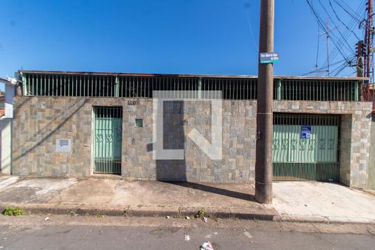 Fachada de casa para alugar com 3 quartos, 400m² em Vila Teixeira, Campinas