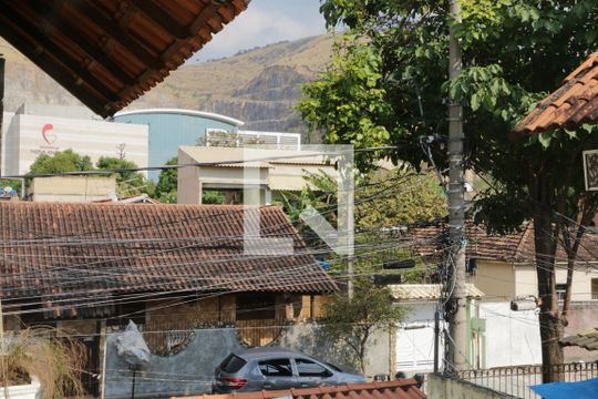 Vista Quarto 3 de casa para alugar com 3 quartos, 120m² em Luz, Nova Iguaçu