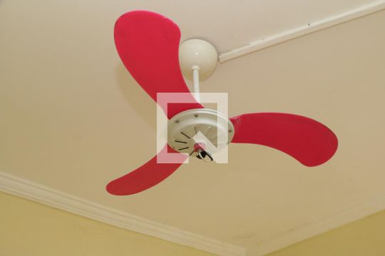 Quarto 1 de casa para alugar com 3 quartos, 120m² em Luz, Nova Iguaçu