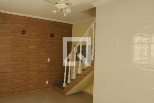 Casa para alugar com 3 quartos, 120m² em Luz, Nova Iguaçu