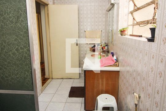 Banheiro de apartamento à venda com 3 quartos, 85m² em Centro Histórico, Porto Alegre