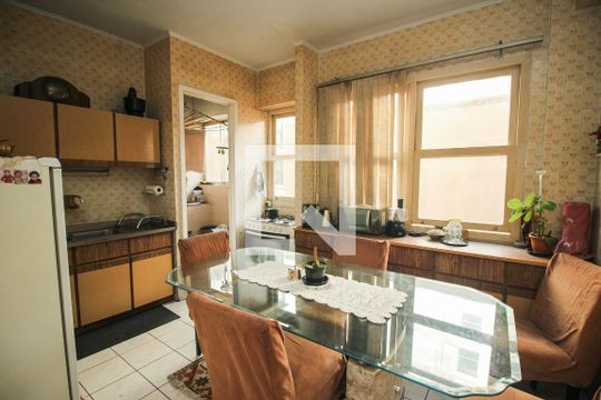 Cozinha de apartamento à venda com 3 quartos, 85m² em Centro Histórico, Porto Alegre