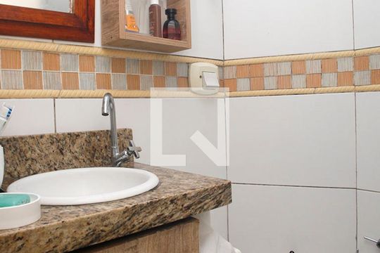 Banheiro Social de apartamento à venda com 1 quarto, 30m² em Centro Histórico, Porto Alegre