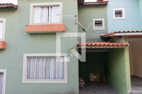 Fachada de casa de condomínio à venda com 2 quartos, 74m² em Parque Boturussu, São Paulo
