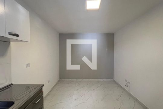 Studio de kitnet/studio para alugar com 1 quarto, 25m² em Ferreira, São Paulo
