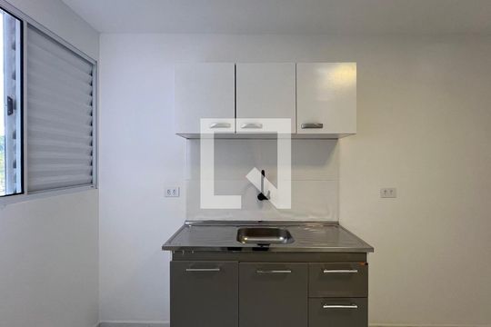 Cozinha de kitnet/studio para alugar com 1 quarto, 25m² em Ferreira, São Paulo