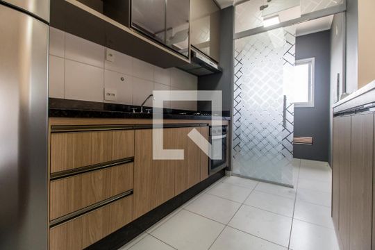 Cozinha de apartamento para alugar com 2 quartos, 61m² em Tamboré, Barueri