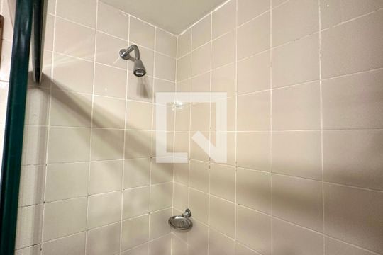Banheiro de kitnet/studio à venda com 1 quarto, 100m² em Copacabana, Rio de Janeiro