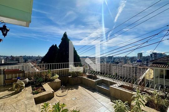 Varanda de casa à venda com 5 quartos, 246m² em Barroca, Belo Horizonte