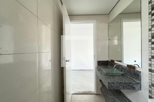 Banheiro Social de apartamento para alugar com 1 quarto, 76m² em Parque das Nações, Santo André